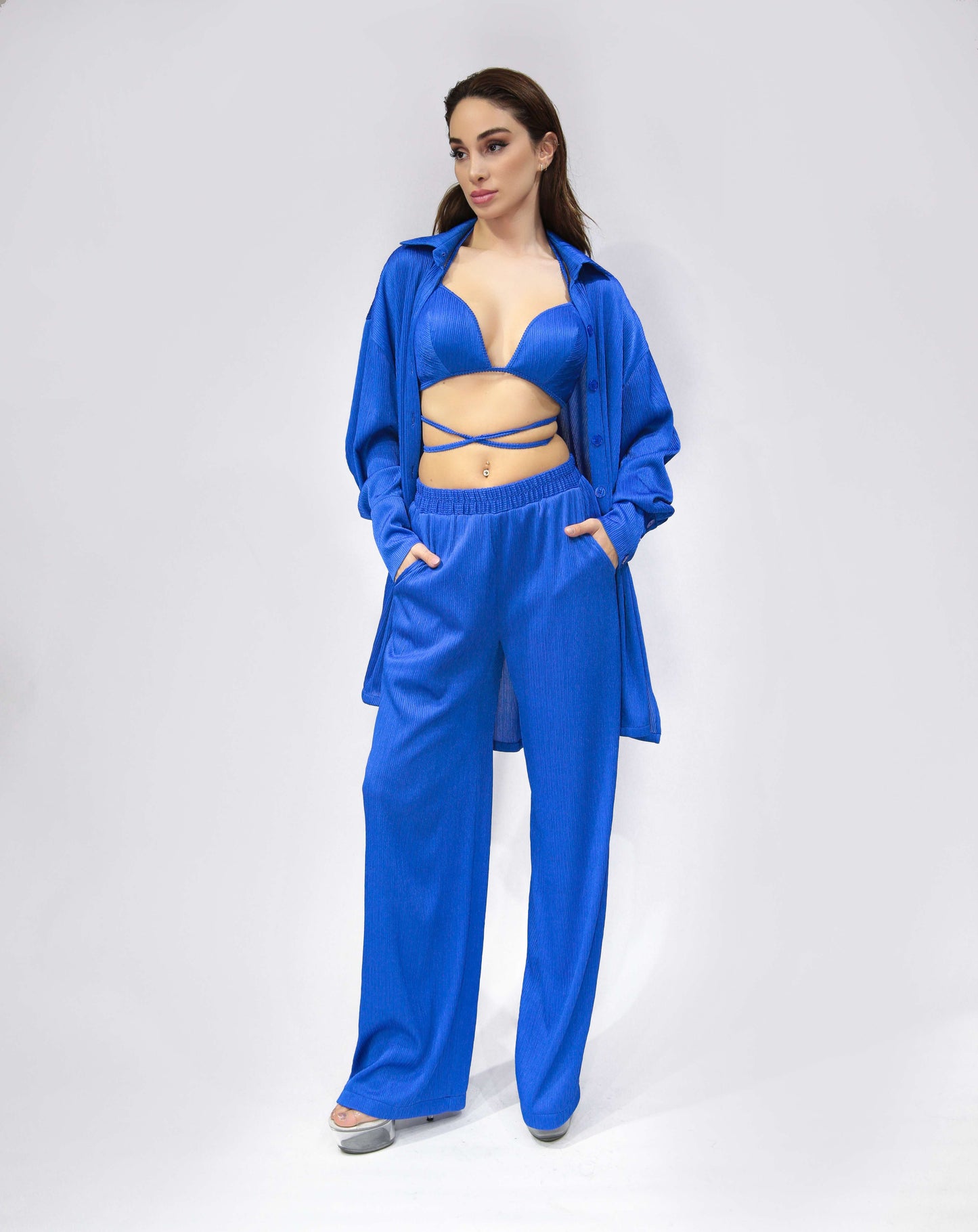 Pants with an elastic waistband in blue