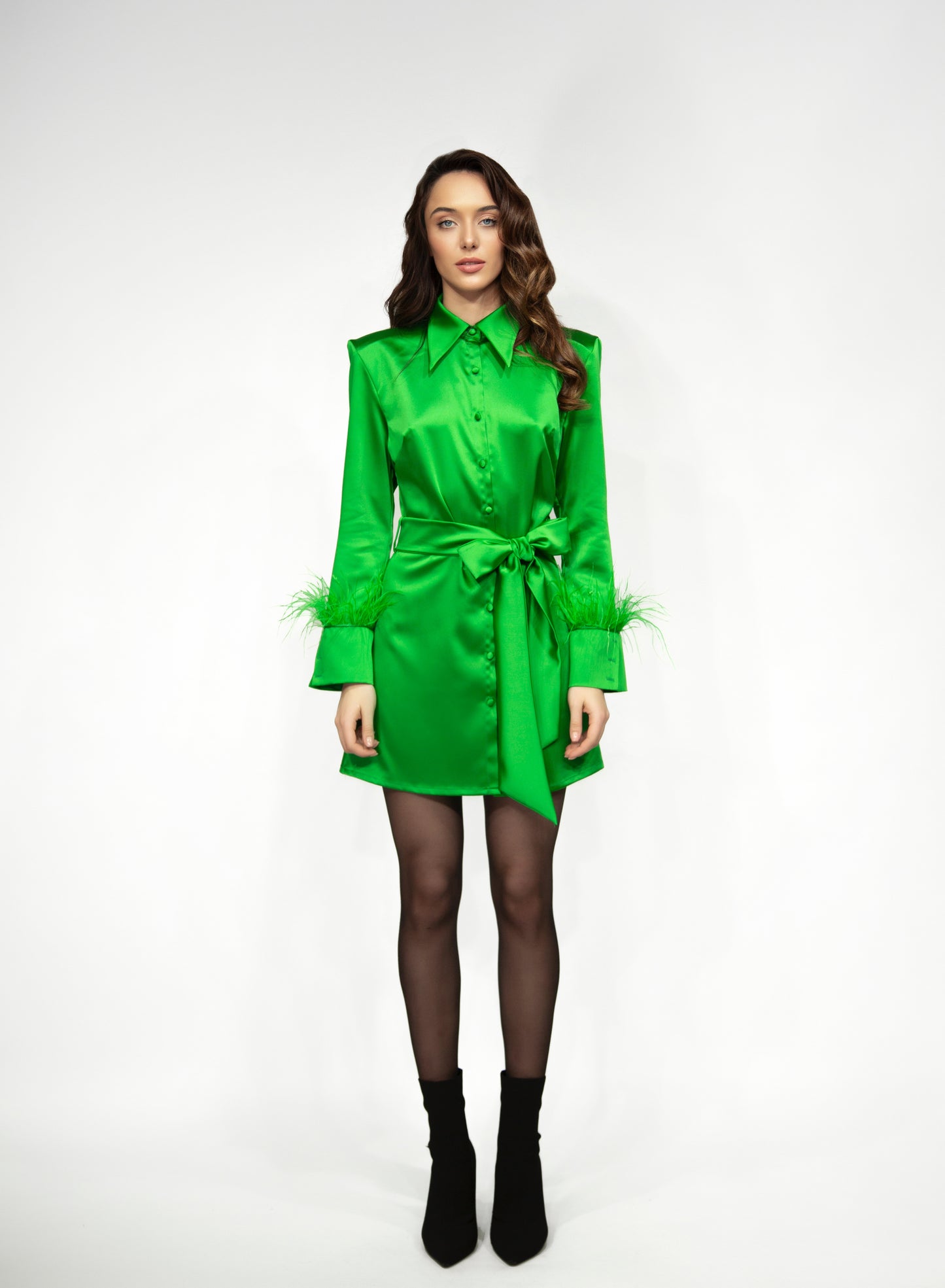 Shirt dress with feathers, green